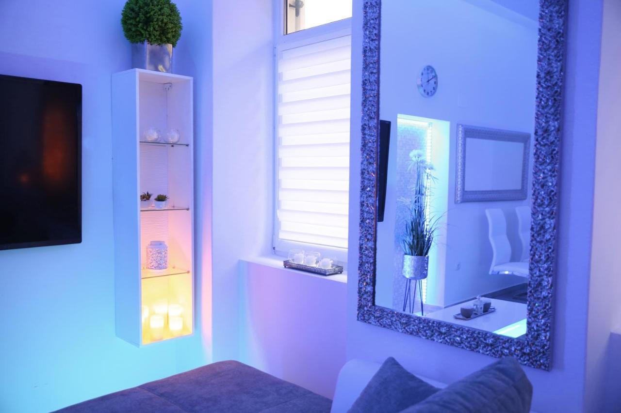 Villa Mit Whirlpool Fuer 32 Per ツリクヴェニツァ エクステリア 写真