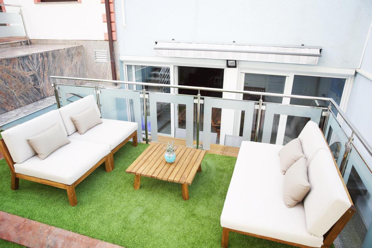 Villa Mit Whirlpool Fuer 32 Per ツリクヴェニツァ エクステリア 写真