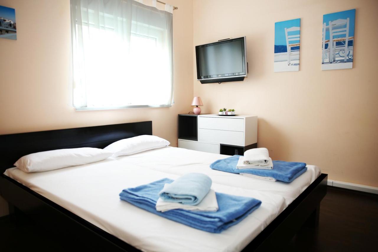 Villa Mit Whirlpool Fuer 32 Per ツリクヴェニツァ エクステリア 写真